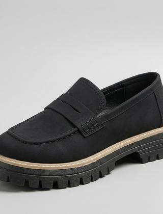 LIYA Classic Slip-On Breathable Loafers in Black